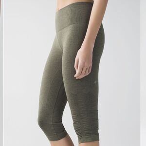 Lululemon In The Flow Crop II Heathered Fatigue Green